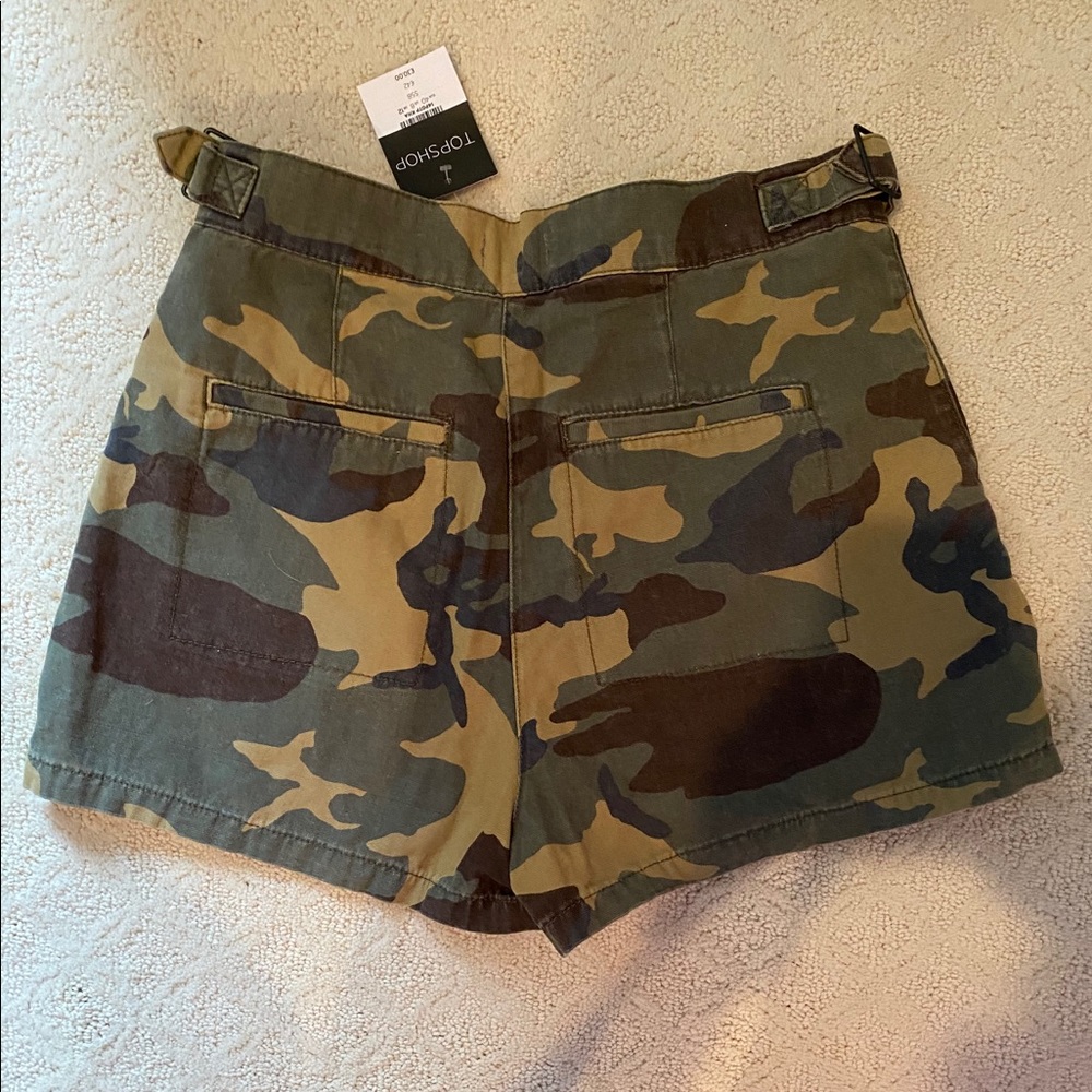 Like new Topshop camo shorts - Picture 4 of 7